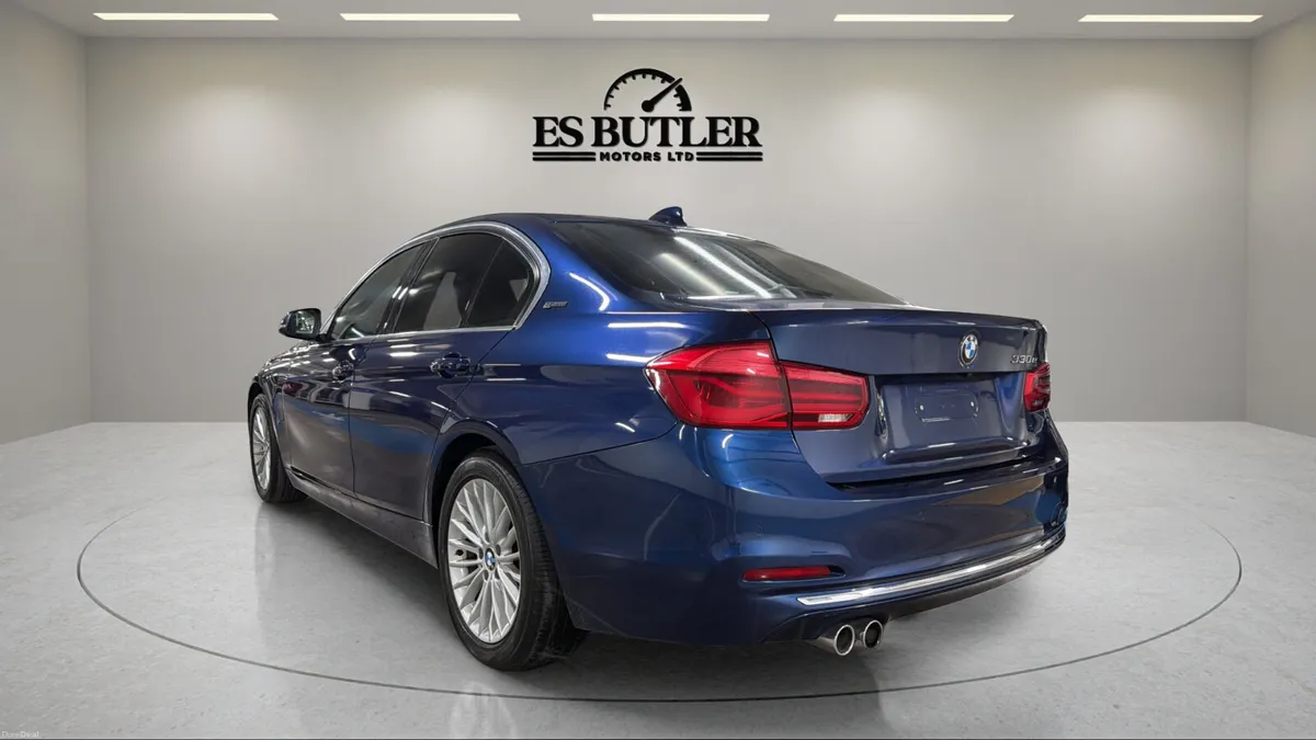 2017 BMW 330e F30 LUXURY LINE / ONLY 18,000KMS - Image 3