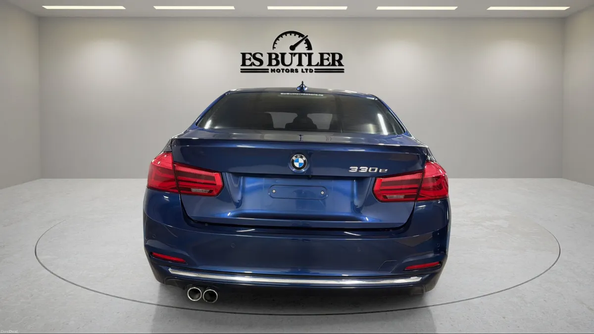 2017 BMW 330e F30 LUXURY LINE / ONLY 18,000KMS - Image 4