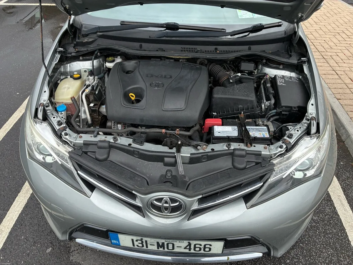 TOYOTA AURIS 2013 MANUAL - Image 2
