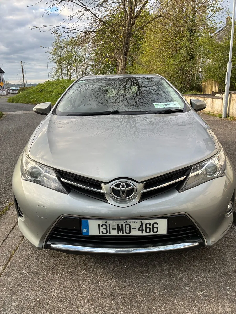 TOYOTA AURIS 2013 MANUAL - Image 4