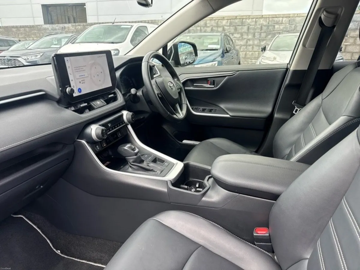 Toyota RAV4 HYBRID SOL // LEATHER HEATED SEATS // - Image 6