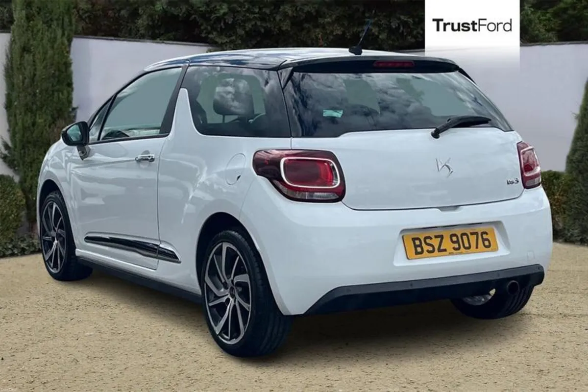 DS Automobiles DS 3 Connected Chic - Image 2