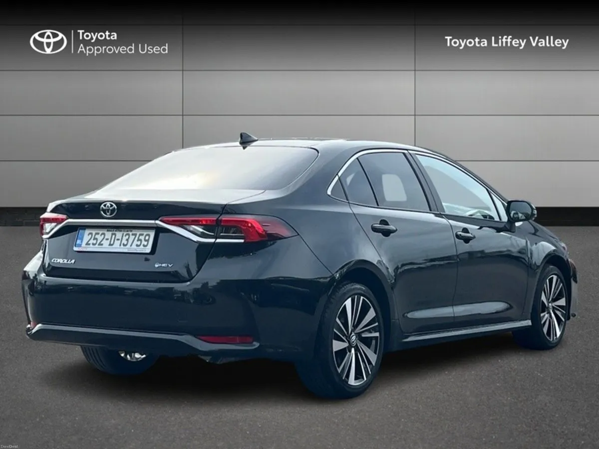 Toyota Corolla COROLLA SALOON LUNA SPORT - Image 2
