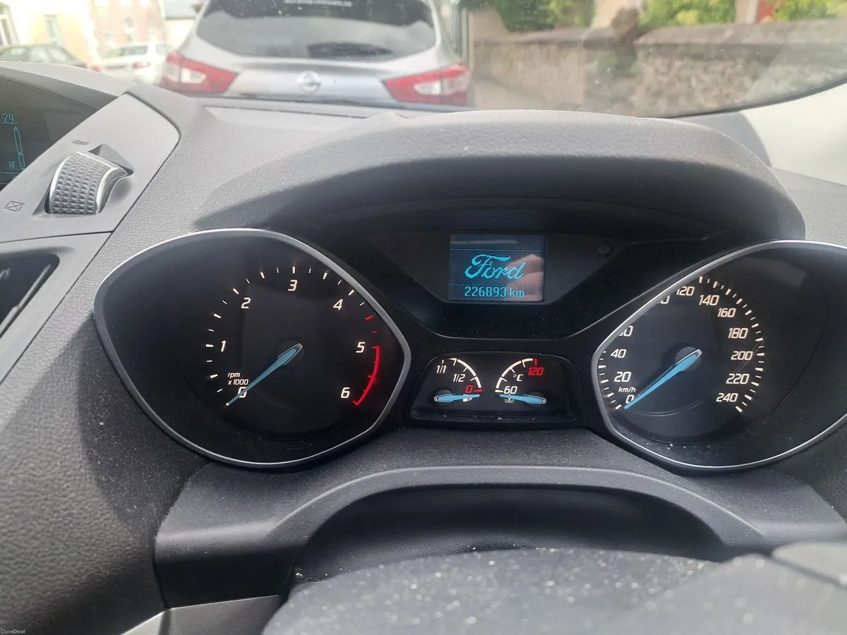 Ford Kuga 2015 - Image 4