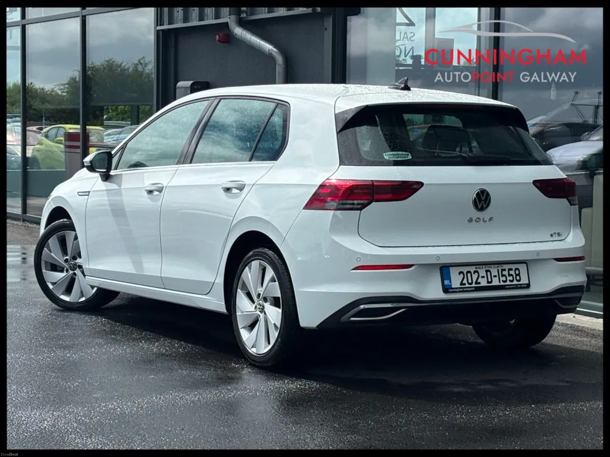 Volkswagen Golf 1.5 TSI DSG Style (with Sport Pack - Image 4