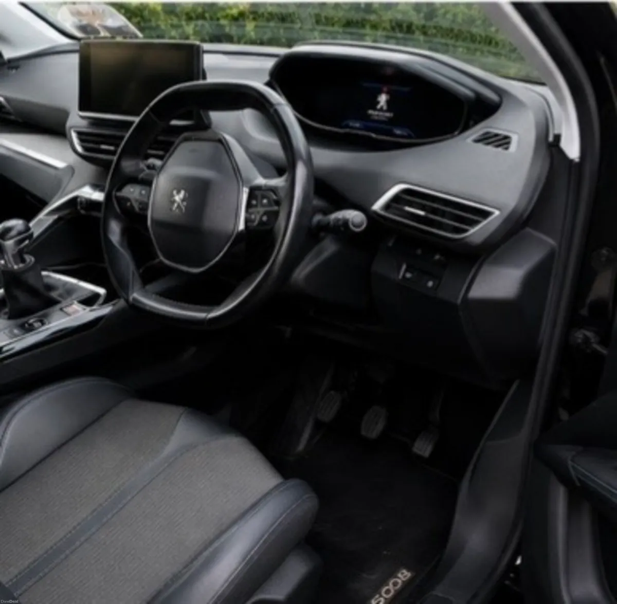 Peugeot 5008 hdi 1.5 DIESEL ALLURE MANUAL - Image 3