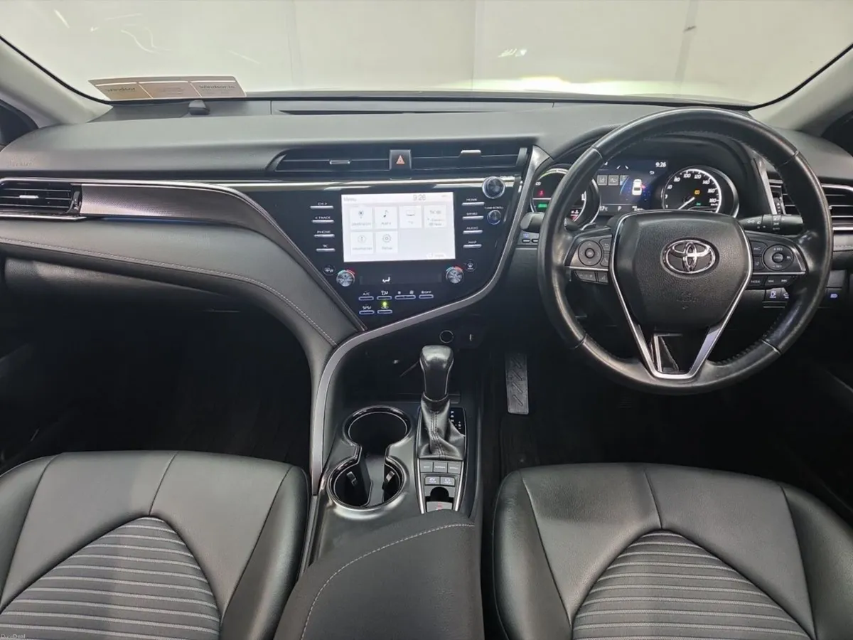 Toyota Camry 2.5 HYBRID - Image 4
