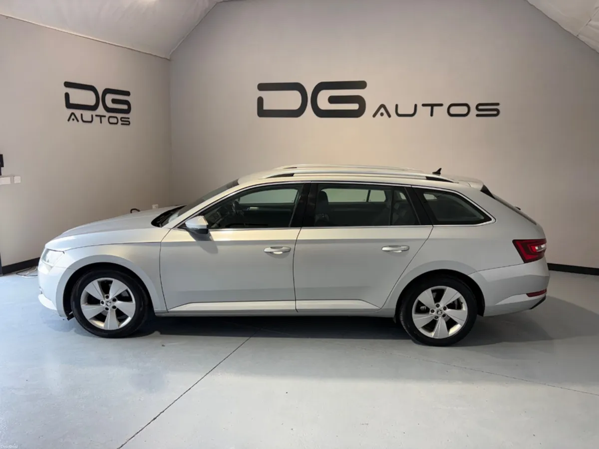 Skoda Superb 1.6 TDI 120 120BHP 4DR COMBI AMBITION - Image 1