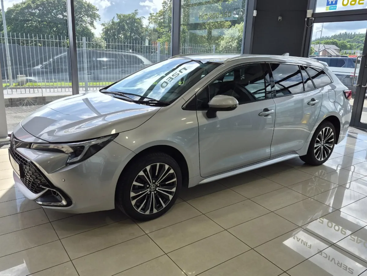 Toyota Corolla HYBRID SOL TS 4DR AUTO - Image 1