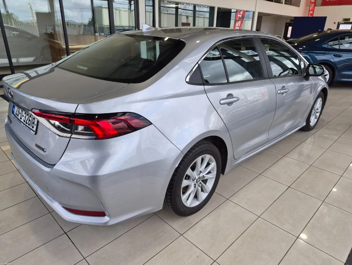 Toyota Corolla LUNA SALOON 4DR AUTO - Image 3