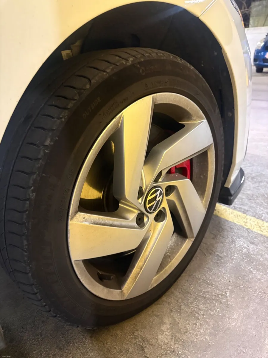 Golf mk8 original alloys - Image 1