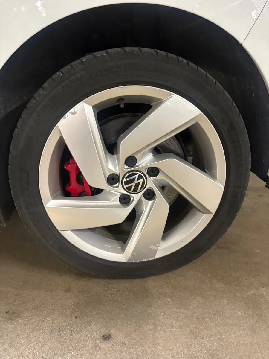 Golf mk8 original alloys - Image 3