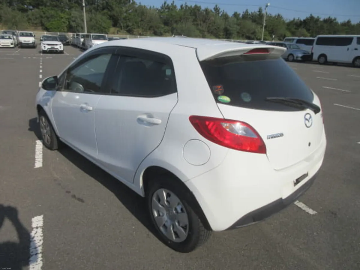 Mazda demio auto .1,3 2013 - Image 2