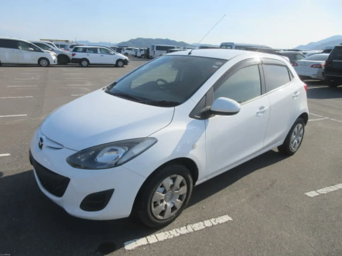 Mazda demio auto .1,3 2013 - Image 4