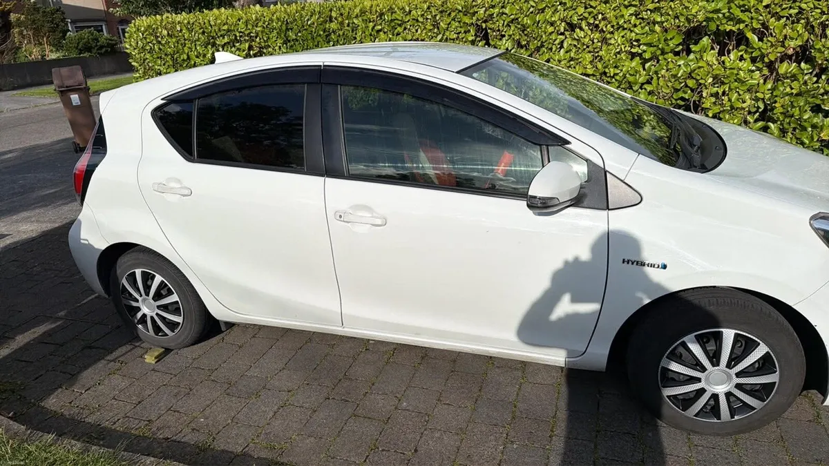 Car - Image 2