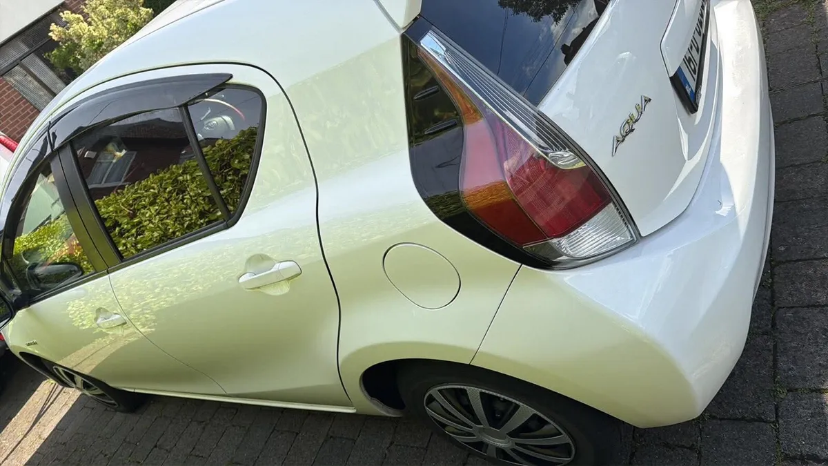 Car - Image 4