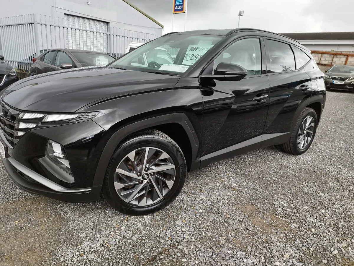 2023 Hyundai Tucson 1.6 crdi executive - Image 1