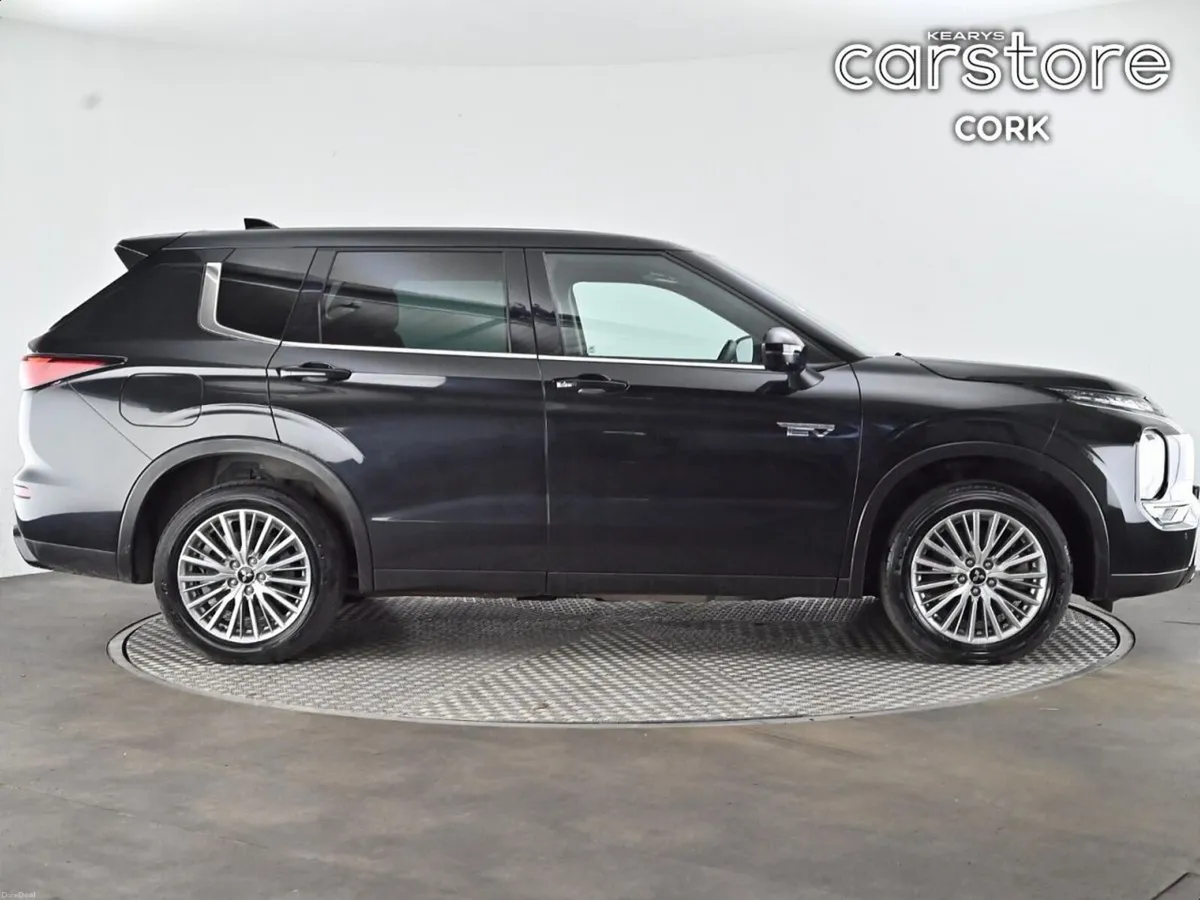 Mitsubishi Outlander 2.4 Plug-in EV Auto - Image 2