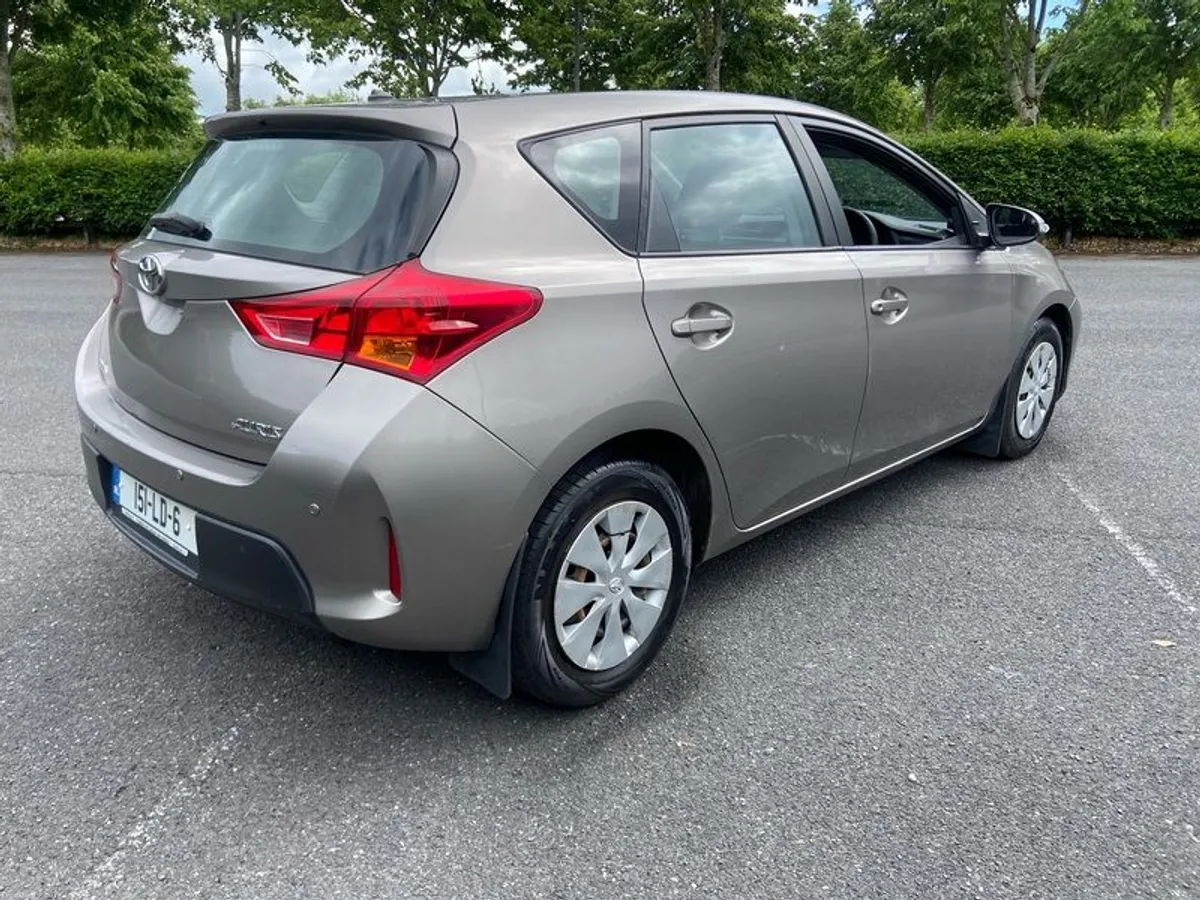 2015 Toyota Auris - Image 3