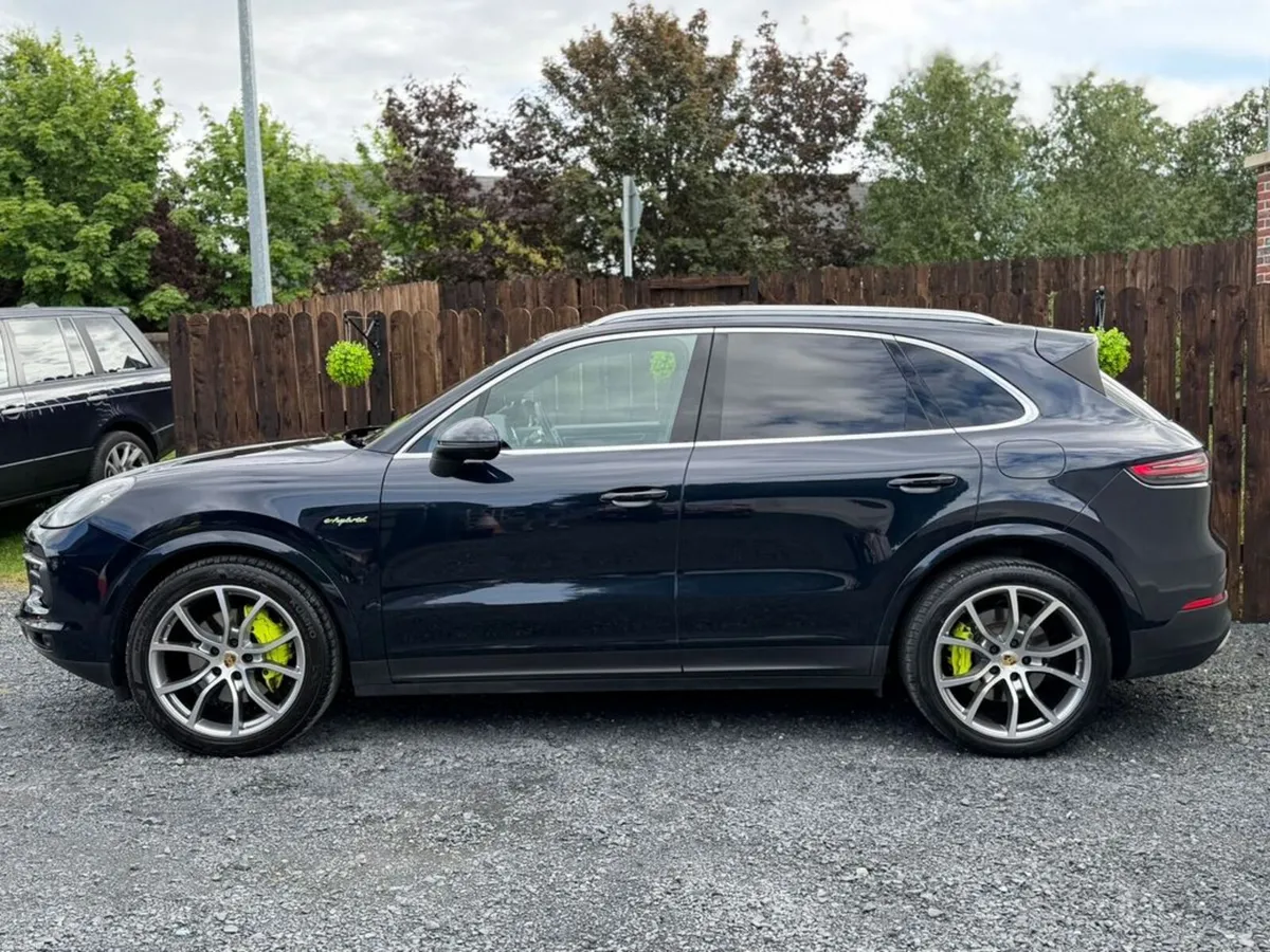 Porsche Cayenne V6 E-HYBRID - FULL PORSCHE HISTORY - Image 4
