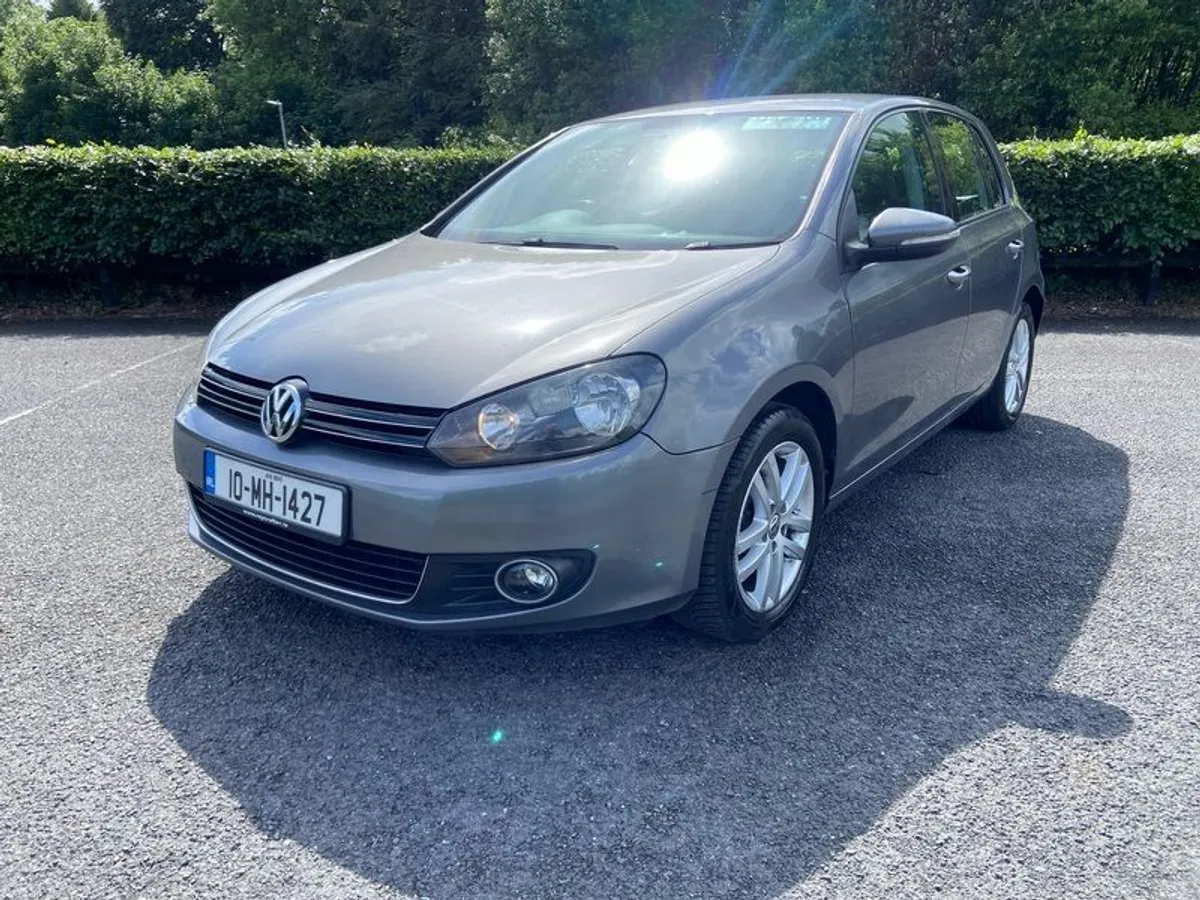 2010 Volkswagen Golf 1.6 TDI Highline - Image 2