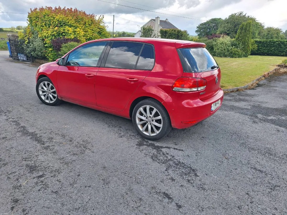 Volkswagen Golf 1.6 TDI Automatic - Image 1
