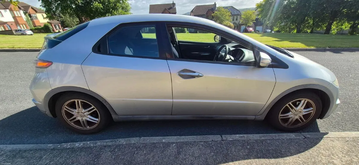 Honda Civic 2007 - Image 1