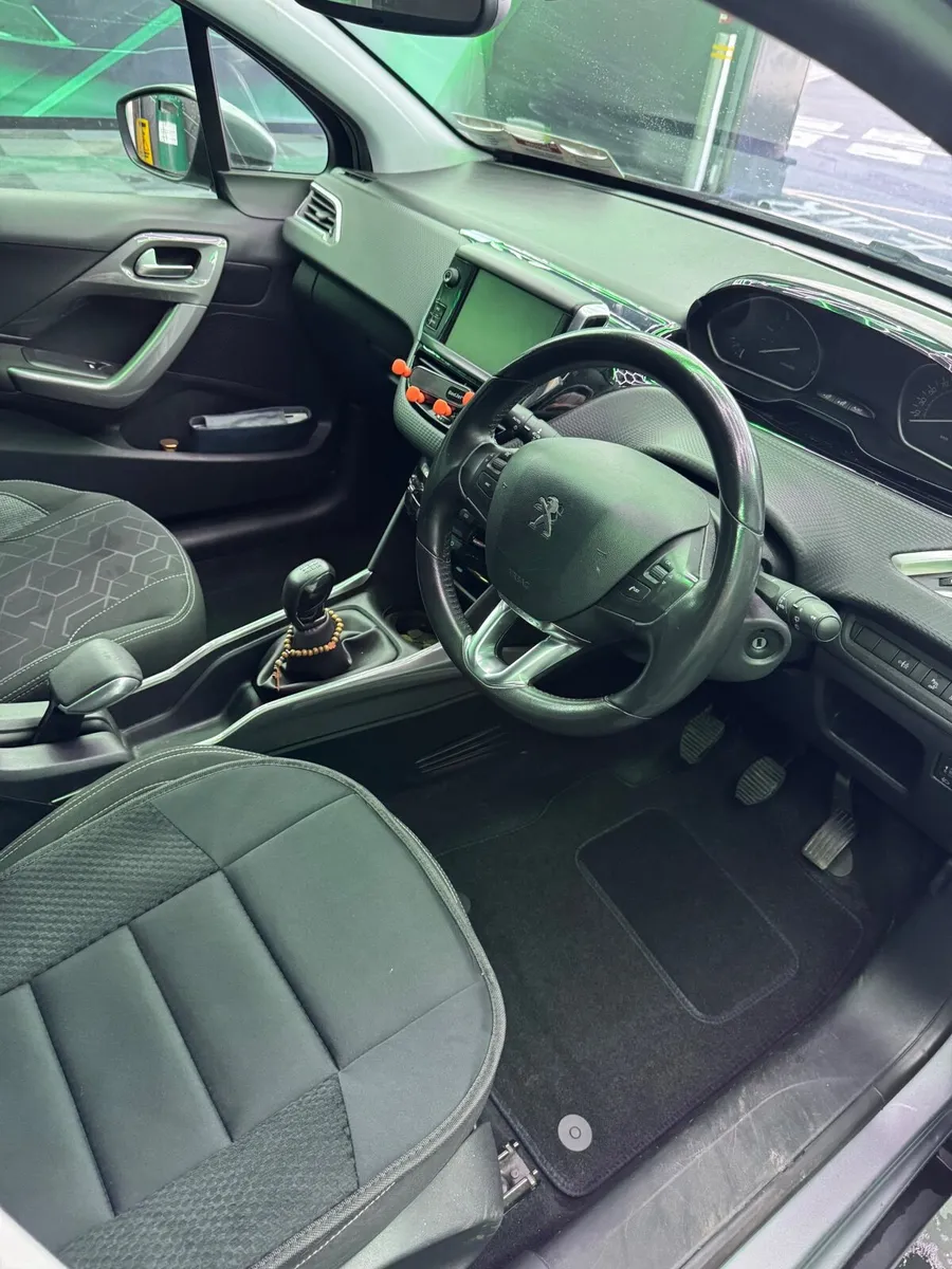 Peugeot 2008 2017 - Image 4