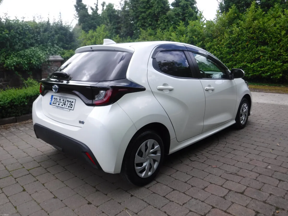 TOYOTA YARIS 1.5 AUTO HYBRID ANDROID+CARPLAY - Image 3