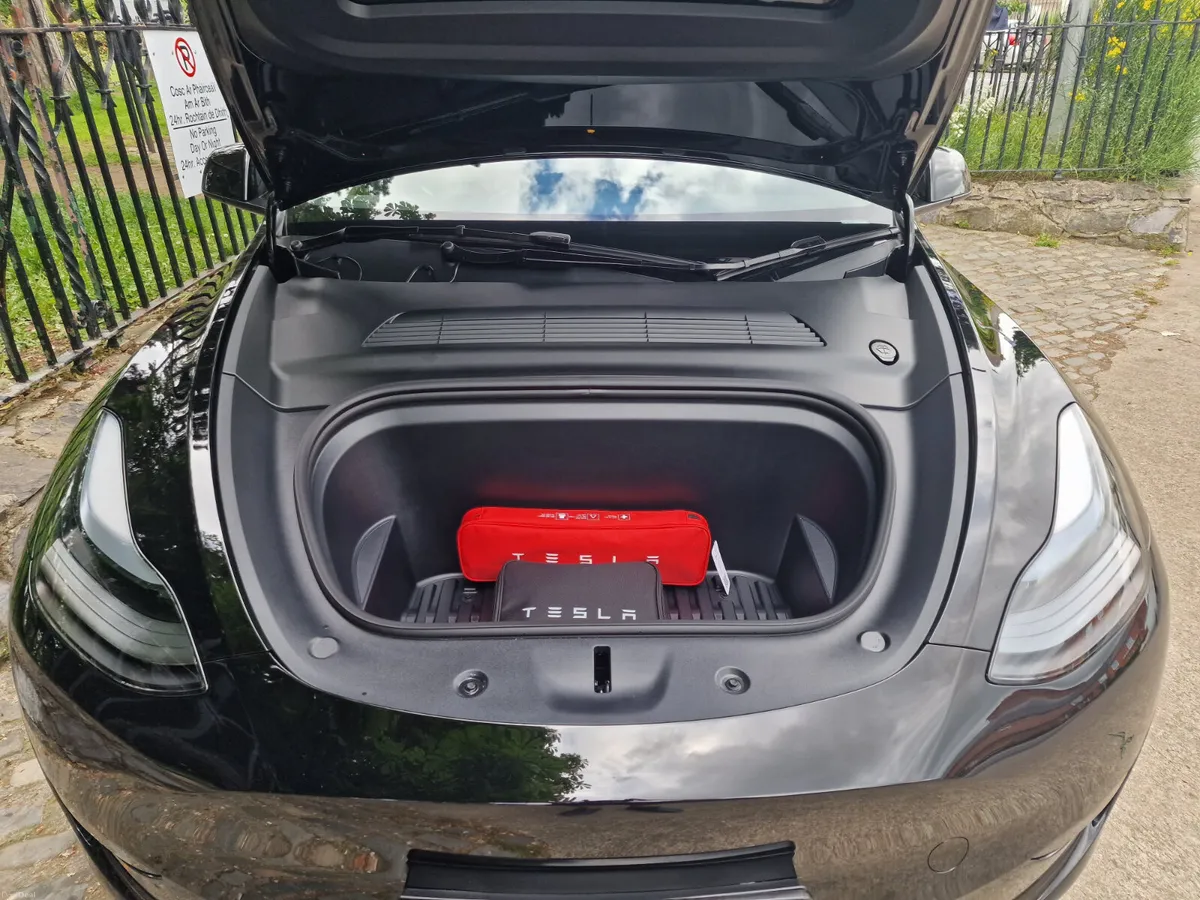 2023 (231) Tesla Model Y RWD - Image 5