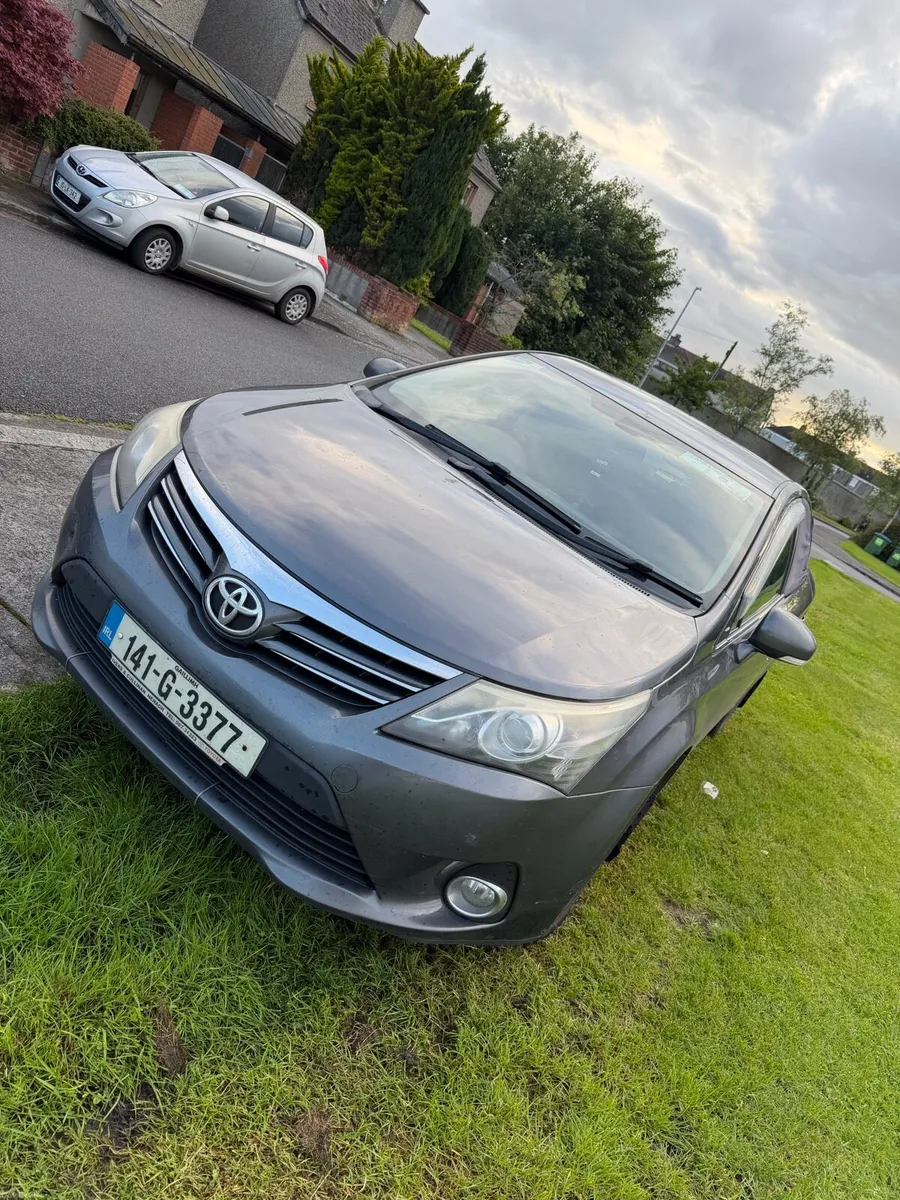 Toyota Avensis LOW MILEAGE - Image 1