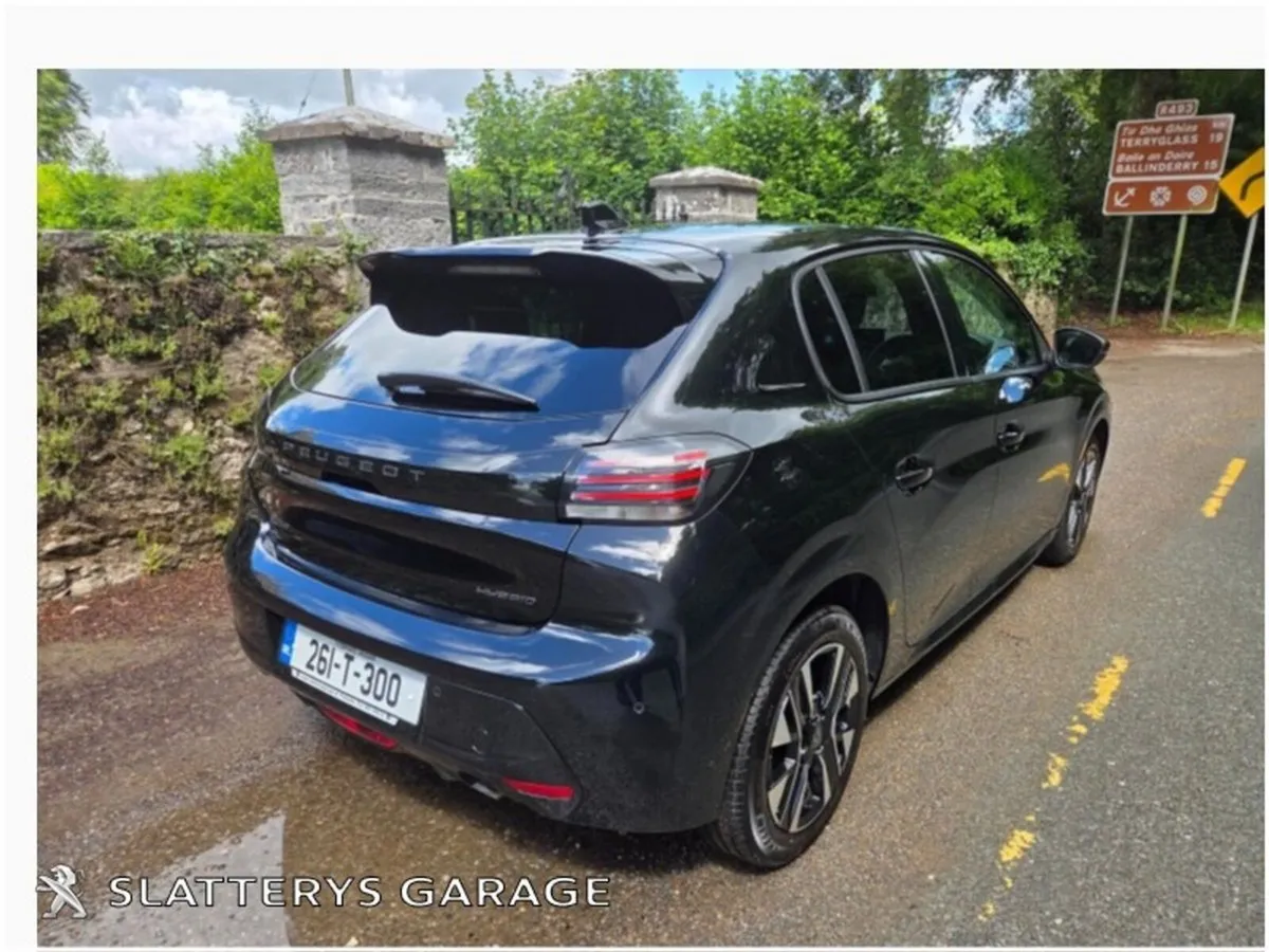 Peugeot 208 Allure 1.2 Petrol Hybrid Auto - Image 4