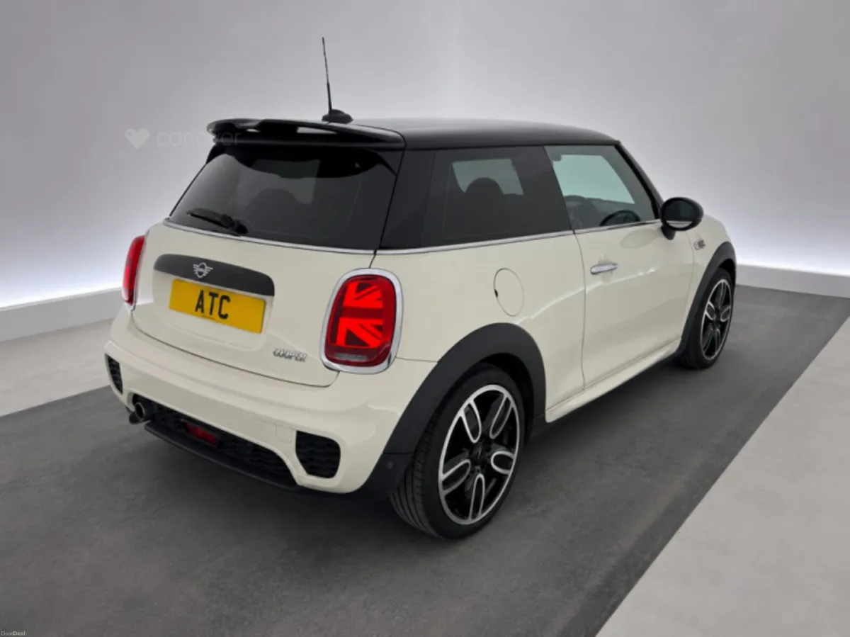 2018 MINI Hatch Cooper - Image 5