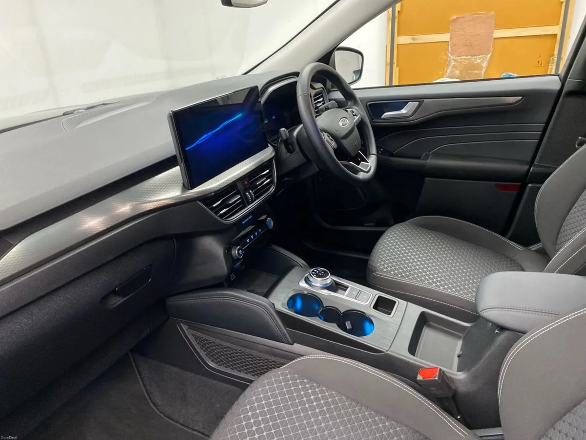 Ford Kuga 2.5 Duratec 225PS PHEV Titanium Auto - Image 2