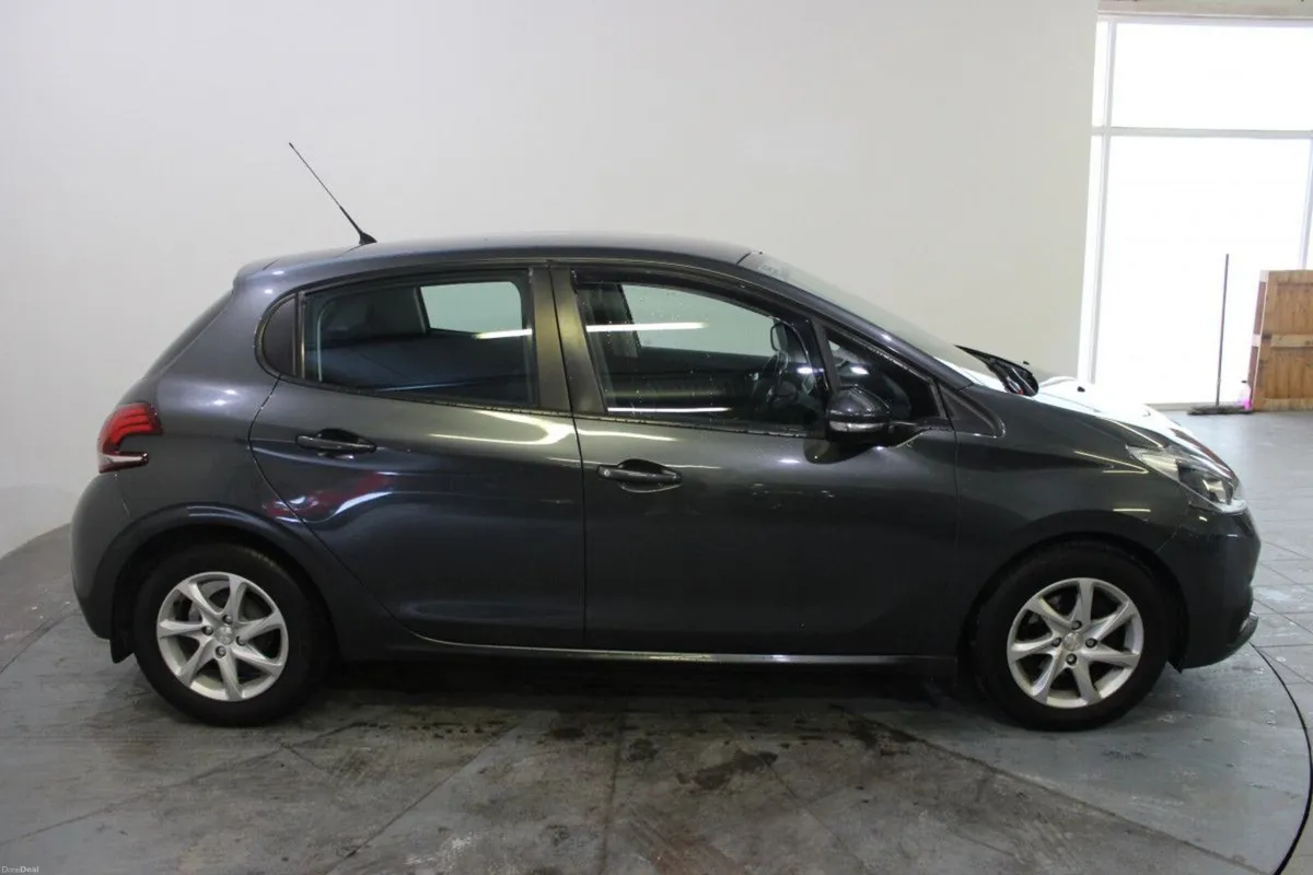 Peugeot 208 1.6 Blue Hdi 75 bhp Active 5dr - TENDE - Image 3