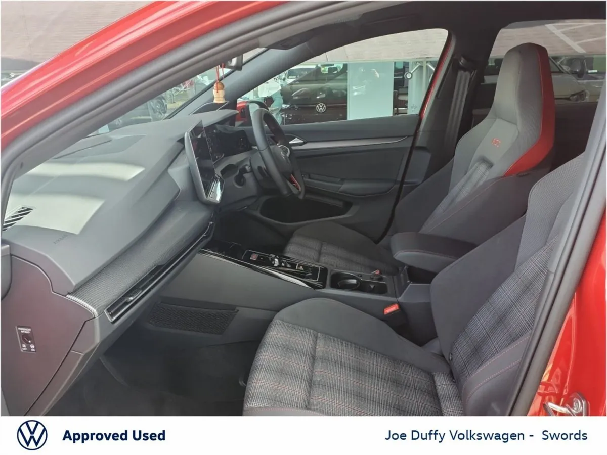 Volkswagen Golf GOLF GTI 2.0 TSI 265HP - Image 4