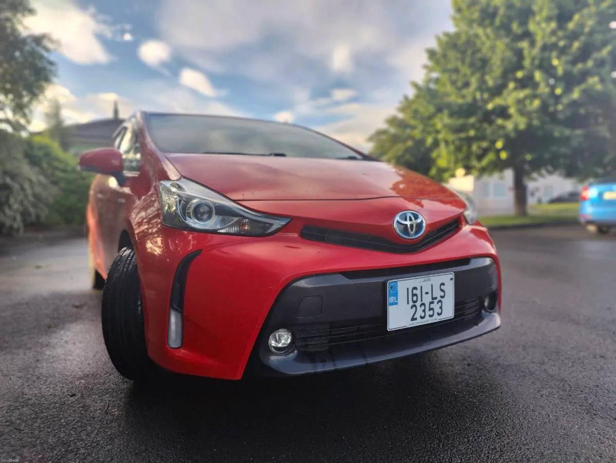 Toyota Prius 1.8 Hybrid 7 Seater - Image 3