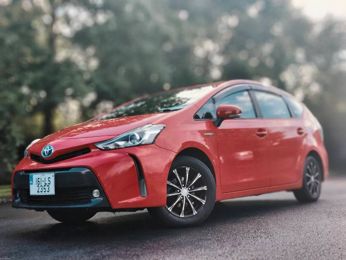 Toyota Prius 1.8 Hybrid 7 Seater - Image 1