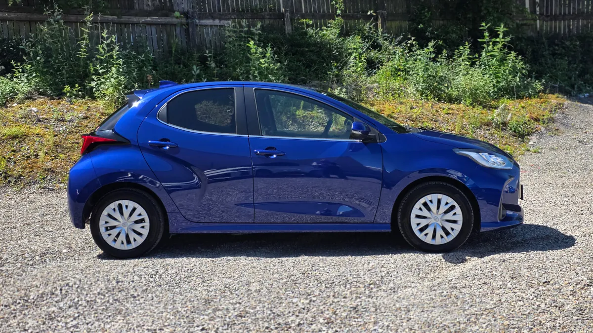 2021 Toyota Yaris Hybrid - Image 4