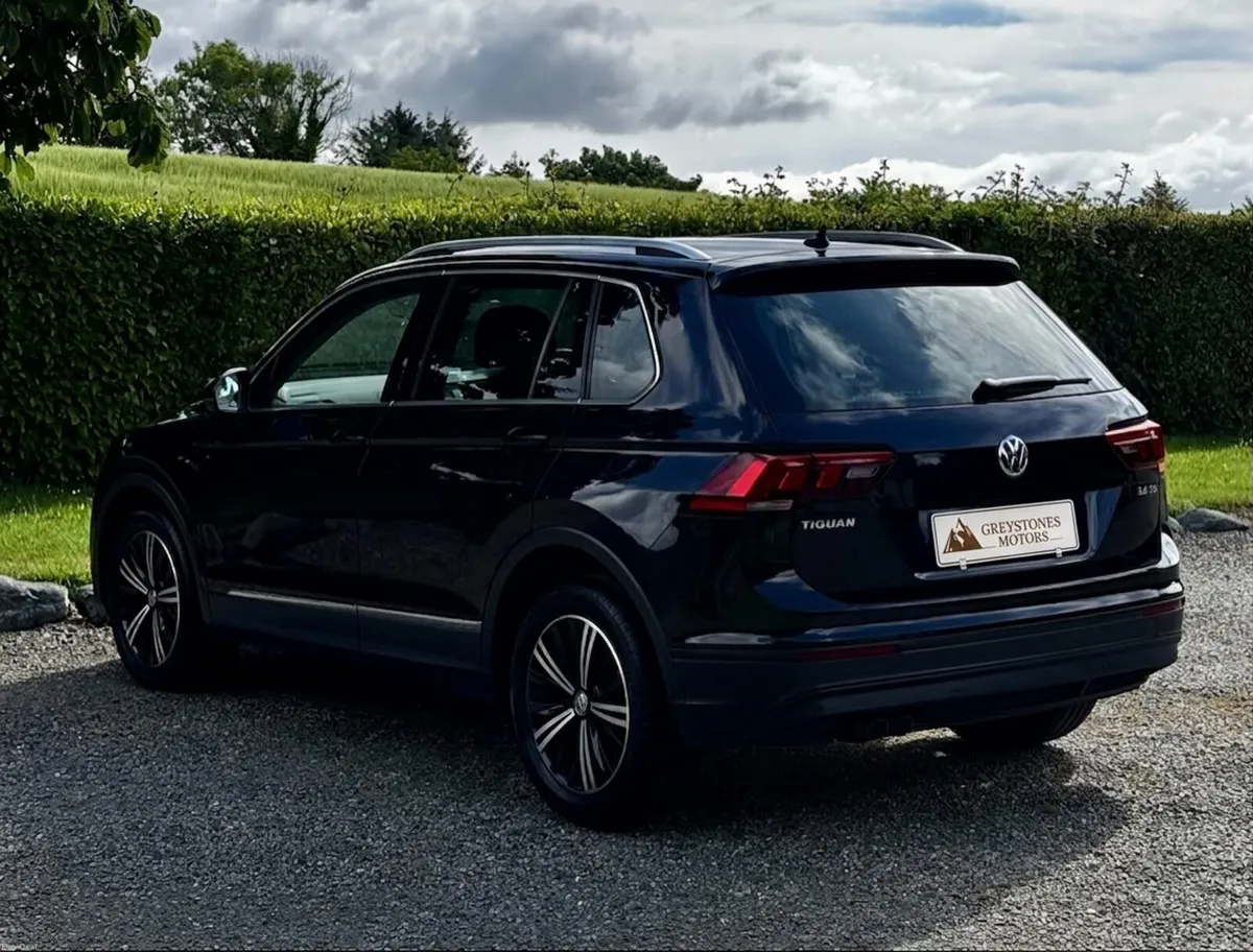 172 Volkswagen Tiguan Automatic Low KMs - Image 4