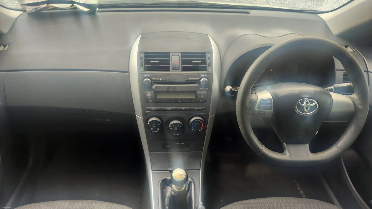 Toyota Corolla - Image 6