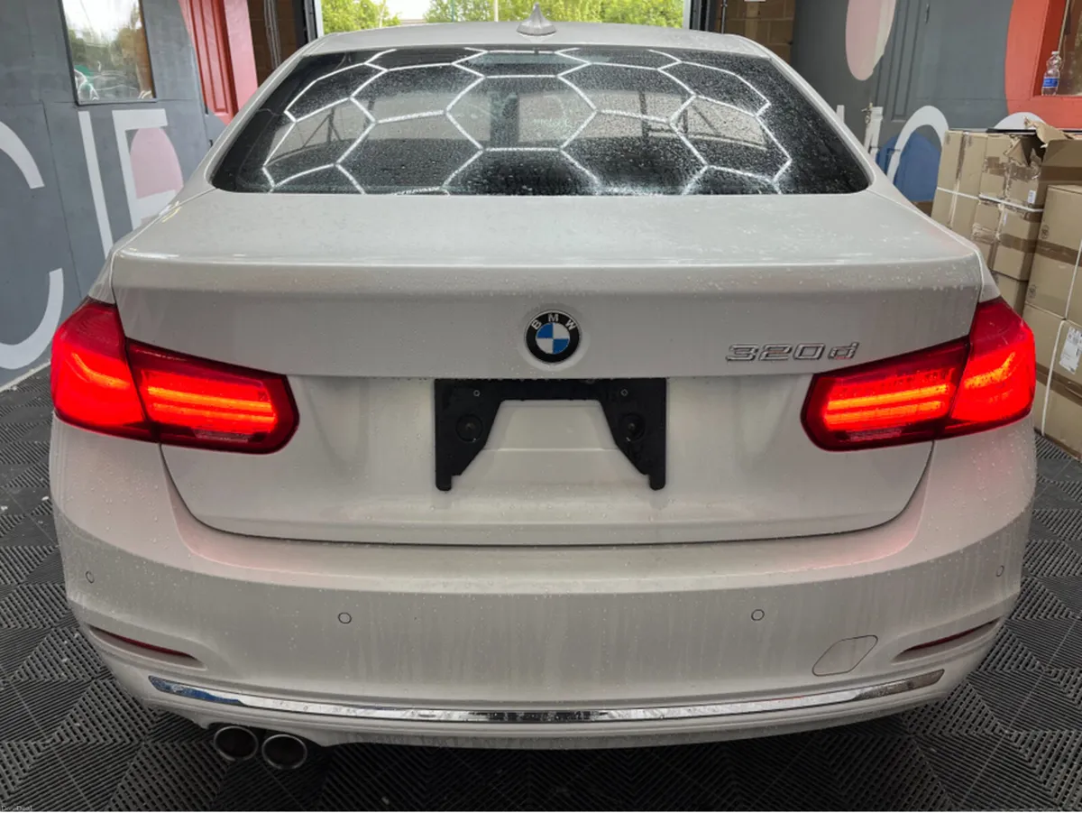 BMW 3-Series 2018 BMW 320D LUXURY 2.0 AUTOMATIC / - Image 3