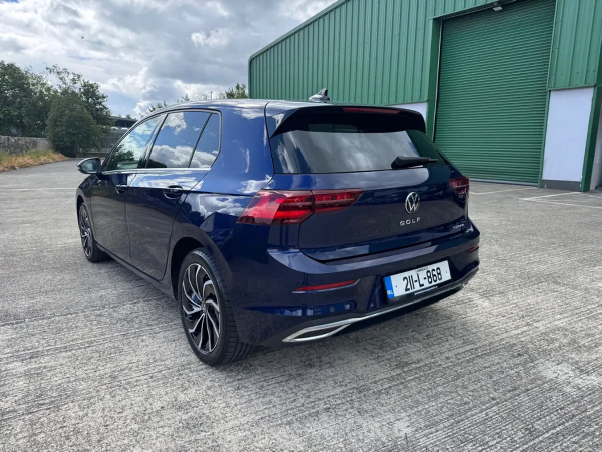 Volkswagen Golf STYLE 1.4 TSI PHEV 204BHP 5DR A - Image 4