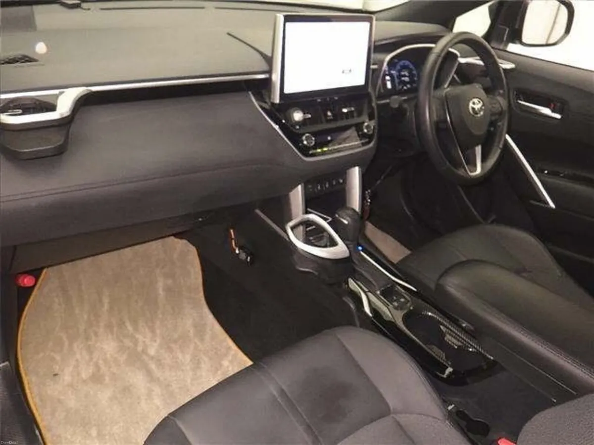 2024 Toyota Corolla Cross 1.8 Hybrid LUNA LEATHER - Image 4