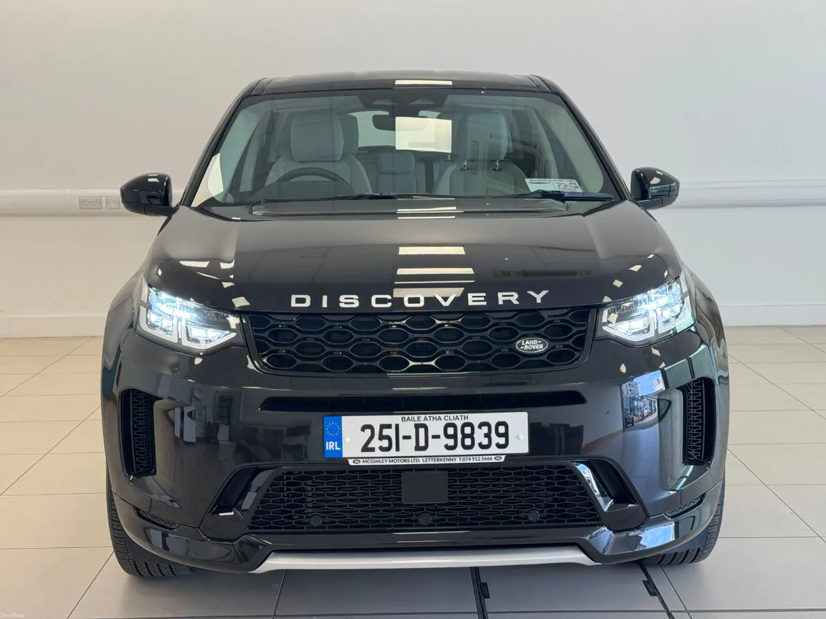 Land Rover Discovery Sport 2025 - Image 2