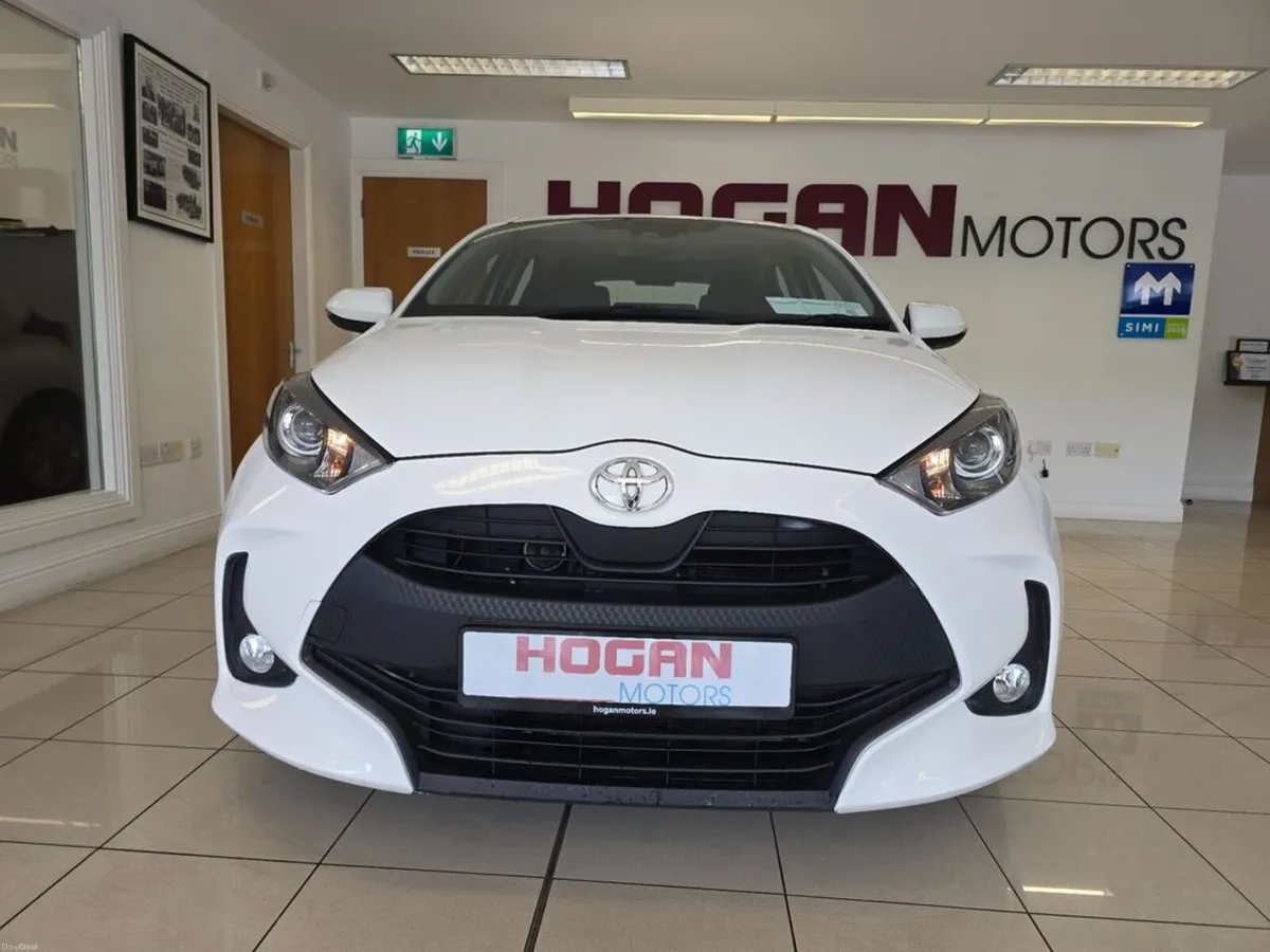 Toyota Yaris 1.0 Luna 5DR New Model - Image 2