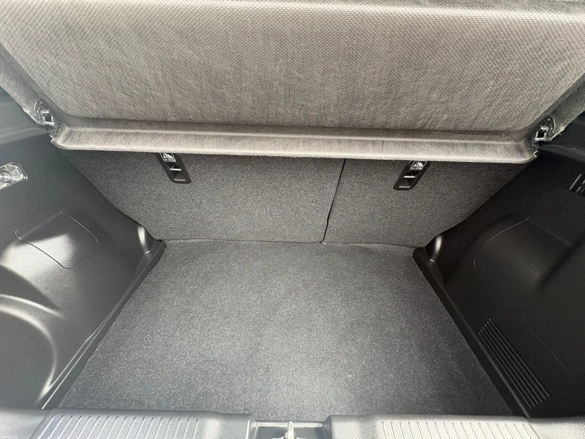 2017 SUZUKI SWIFT - Image 4