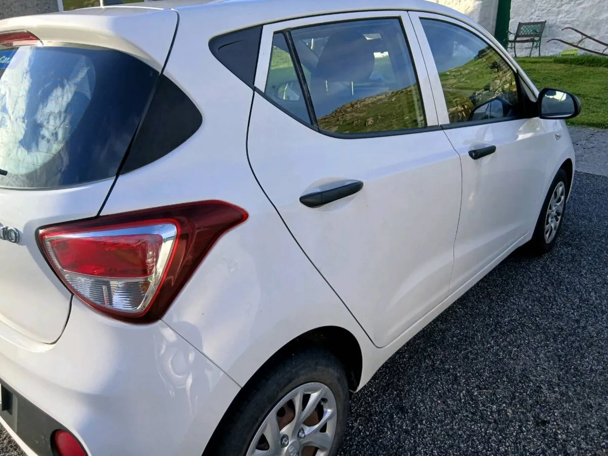 Hyundai i10 Classic 4 door 2017. Low mileage 49k - Image 3