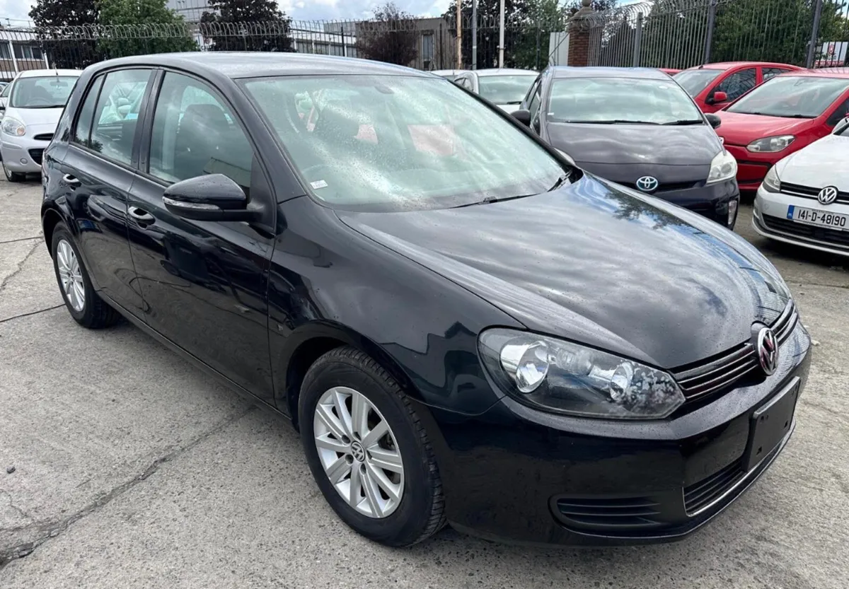 Volkswagen Golf 2013 Automatic/ only 55085km. - Image 2