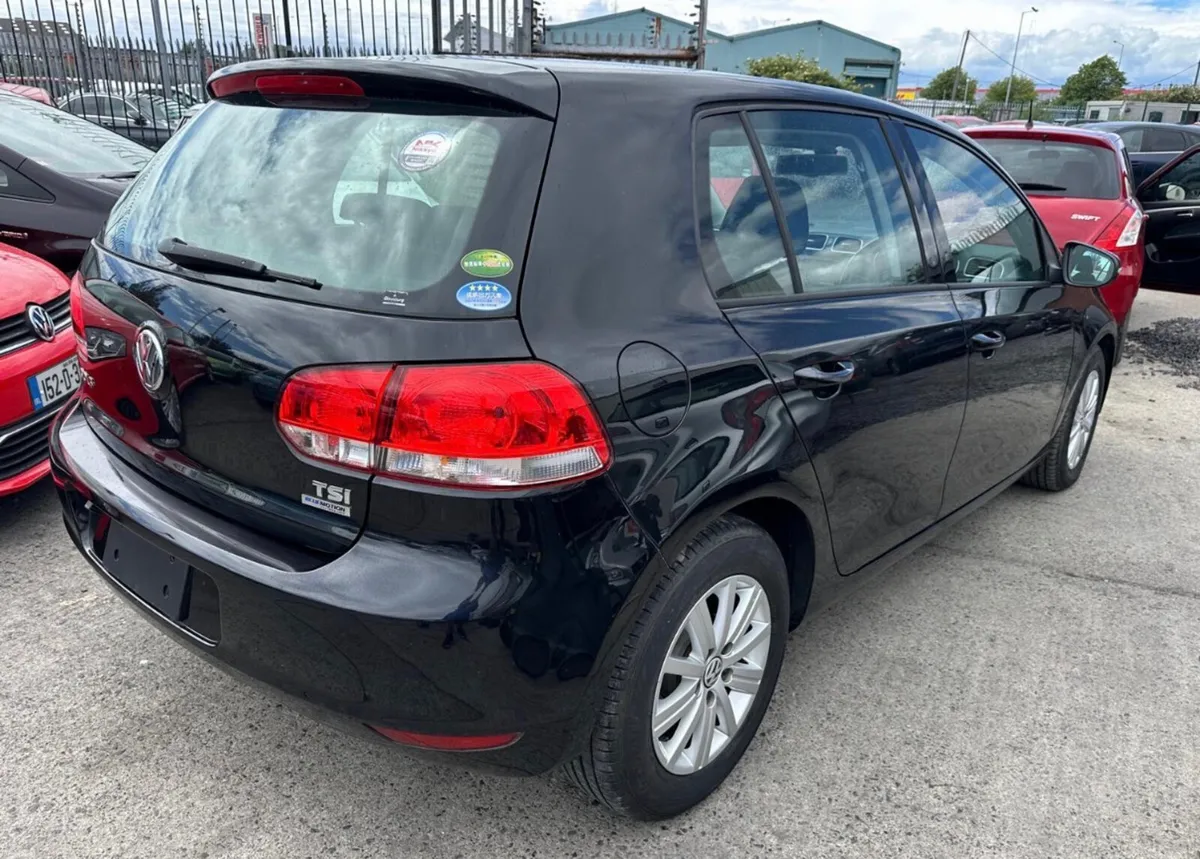 Volkswagen Golf 2013 Automatic/ only 55085km. - Image 4